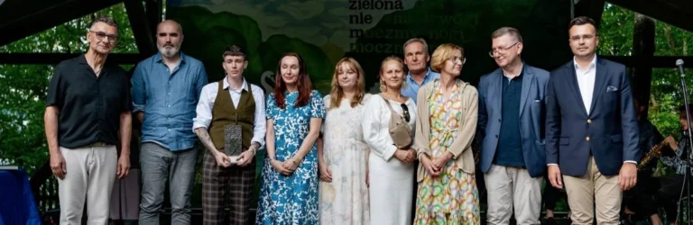 Laureaci nagrody Orfeusza i przedstawiciele jury oraz władz powiatu podczas gali w Praniu, 2025
