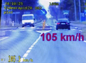 Policjanci z Pisza zatrzymali 19-latkę kierującą BMW, która jechała 105 km/h w terenie zabudowanym